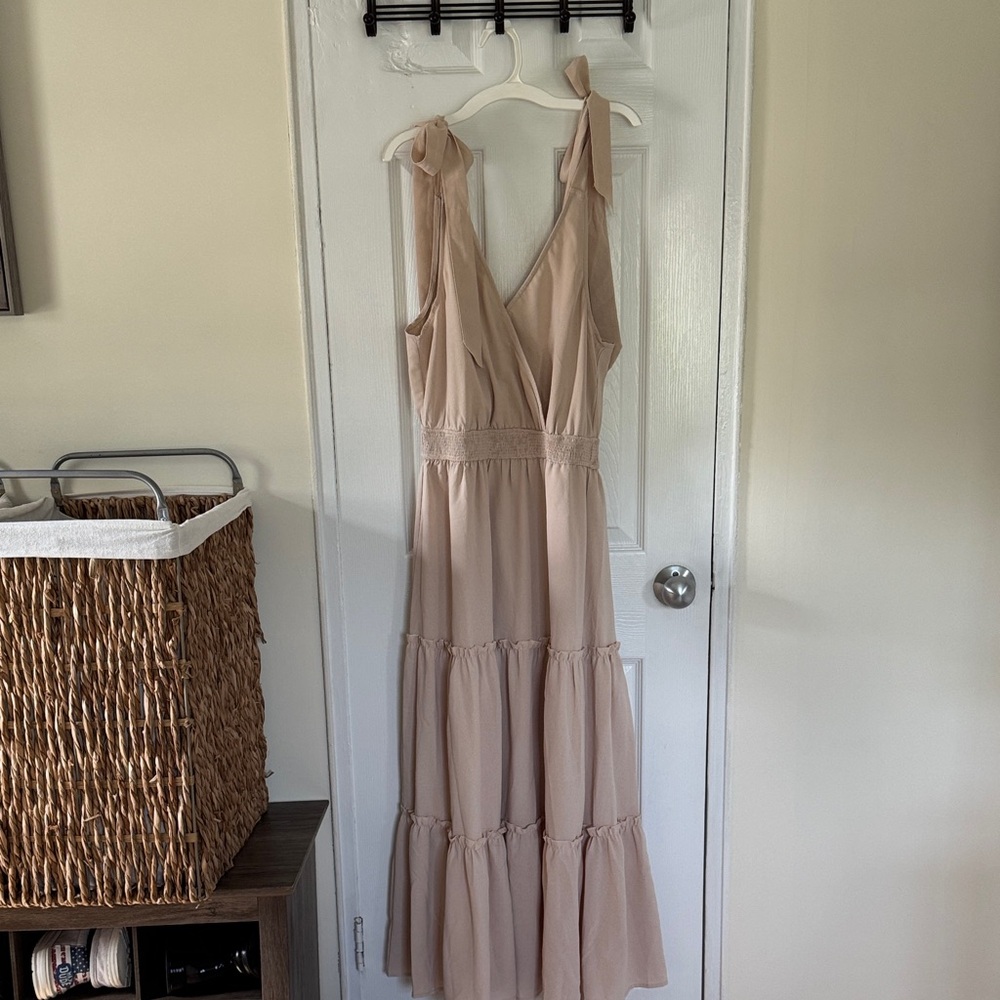 Elegant Cream Sleeveless Dress
